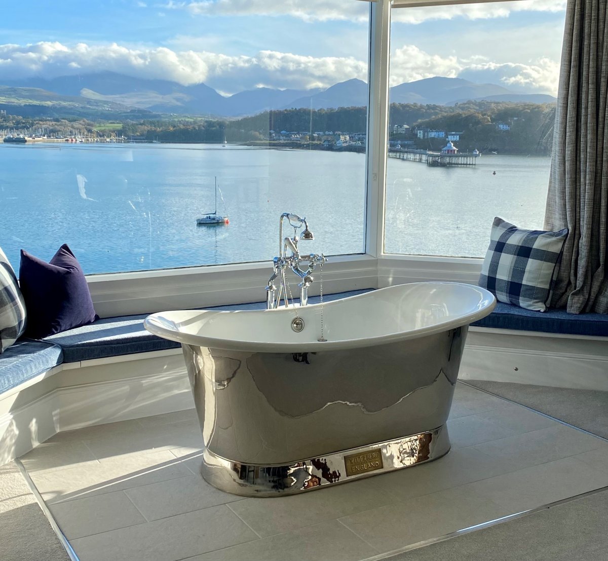 View Snowdon and Bangor Pier from the bath!